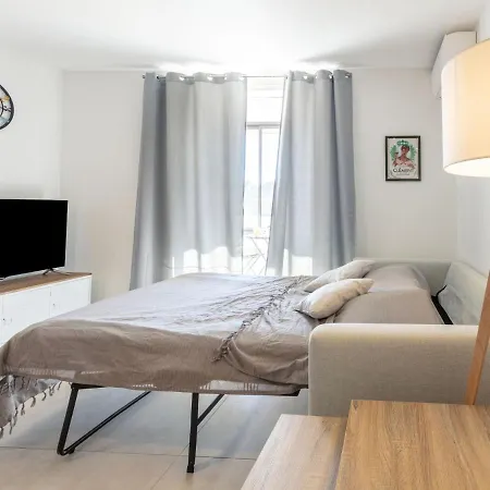 Odyssee 80-2 By Interhome